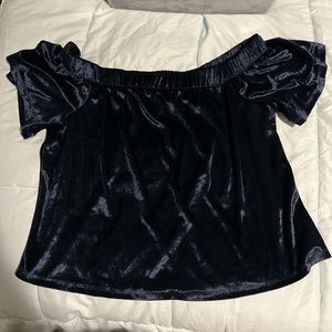 Xhilaration top Size L — super soft, velvety smooth